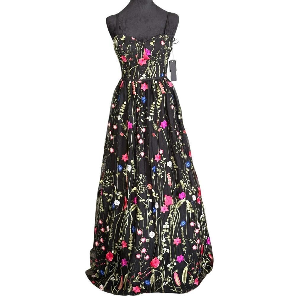 Women's Juniors 3/4 City Chic Black Floral Embroidered Formal Prom Dress NWT